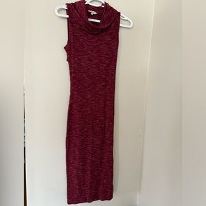 Midi dress with small opening in back